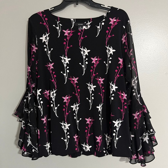 Alfani Tops - Alfani Black Pink dark Floral Bell Sleeve Blouse Medium flowy romantic dressy